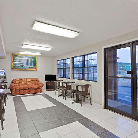 Days Inn By Wyndham Downtown-Nashville West Trinity Lane Exteriör bild