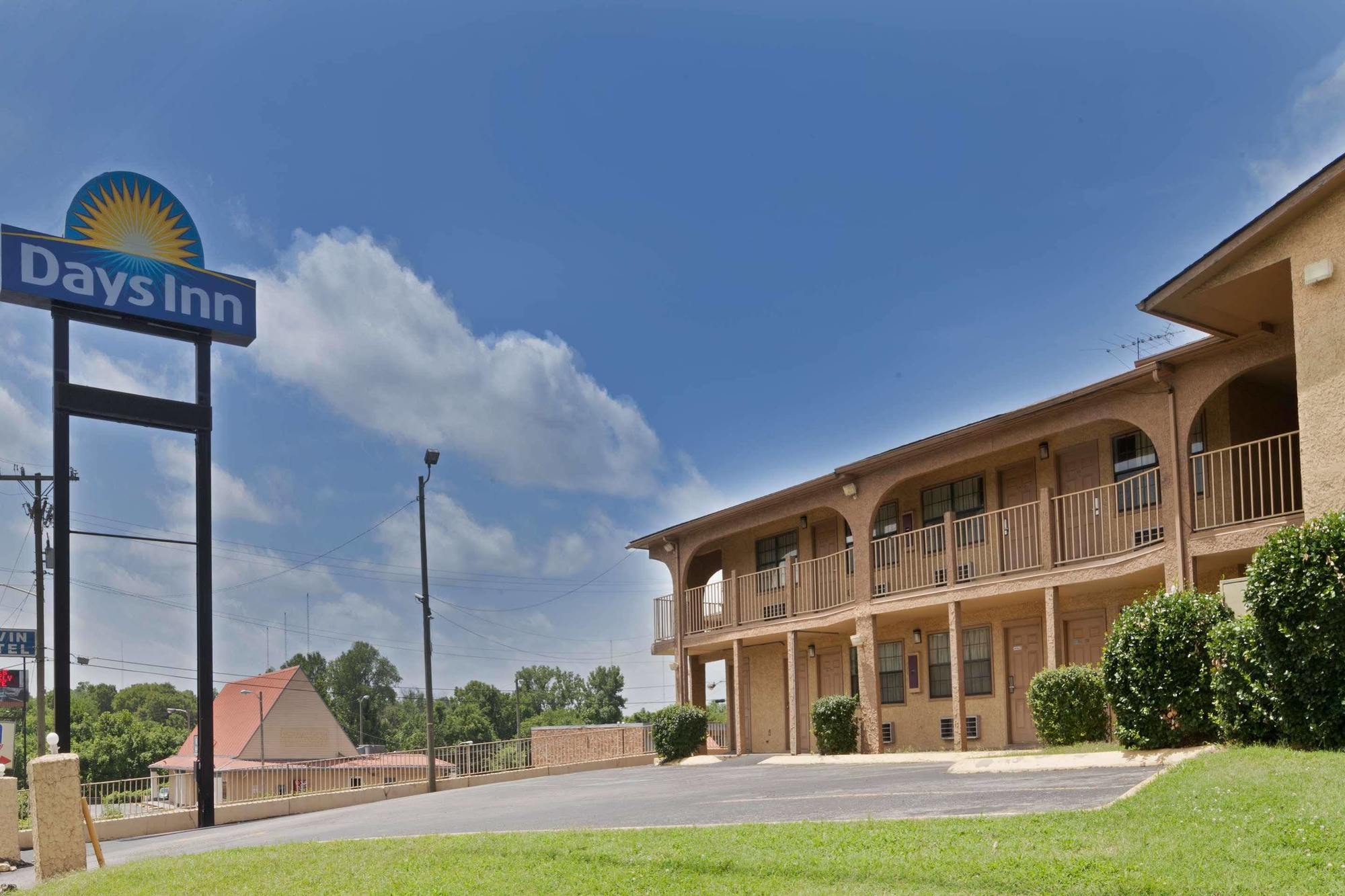 Days Inn By Wyndham Downtown-Nashville West Trinity Lane Exteriör bild