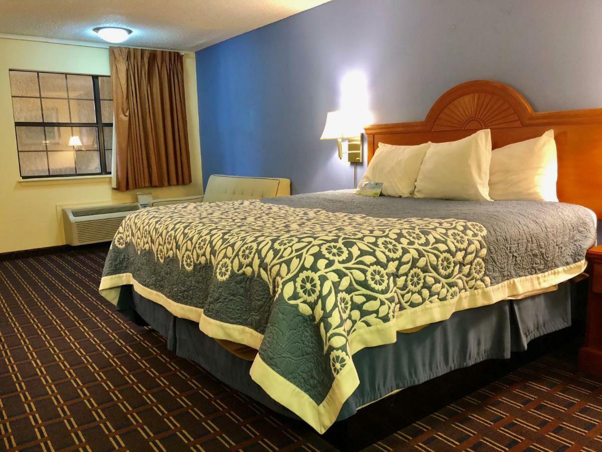 Days Inn By Wyndham Downtown-Nashville West Trinity Lane Rum bild