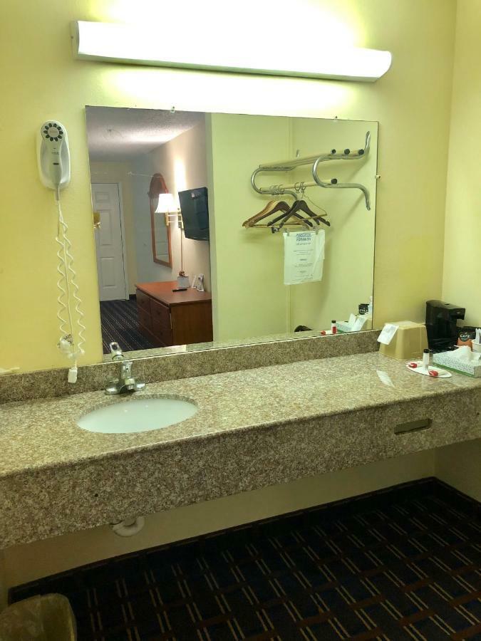 Days Inn By Wyndham Downtown-Nashville West Trinity Lane Exteriör bild
